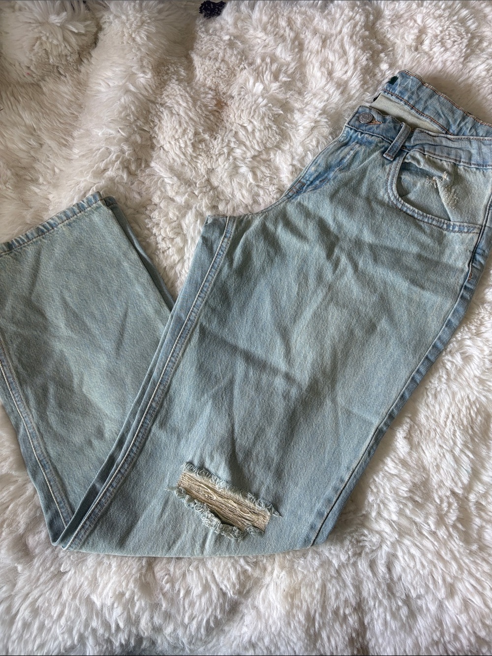 wild fable Light Blue Straight Leg Jeans with Distressed Knee
